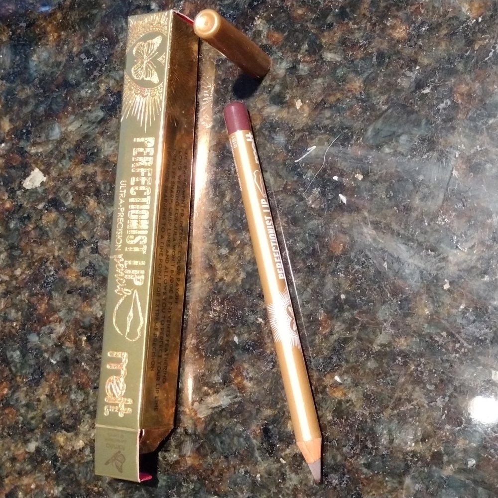 Melt familia lip pencil